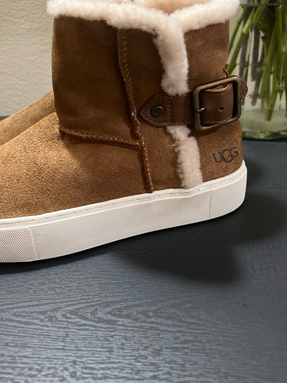 UGG Kids Brown Suede Shearling-Lined Slip-On Boots zise 6 women - Picture 3 of 8